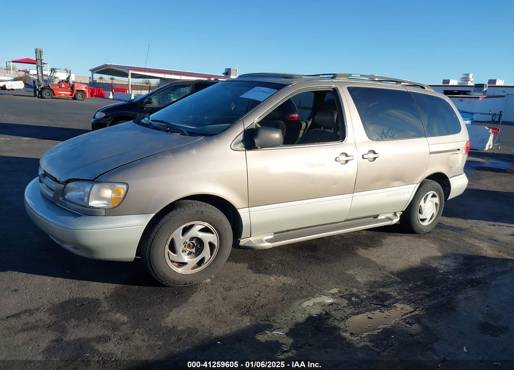 1998 TOYOTA SIENNA XLE VIN: 4T3ZF13C1WU051030
