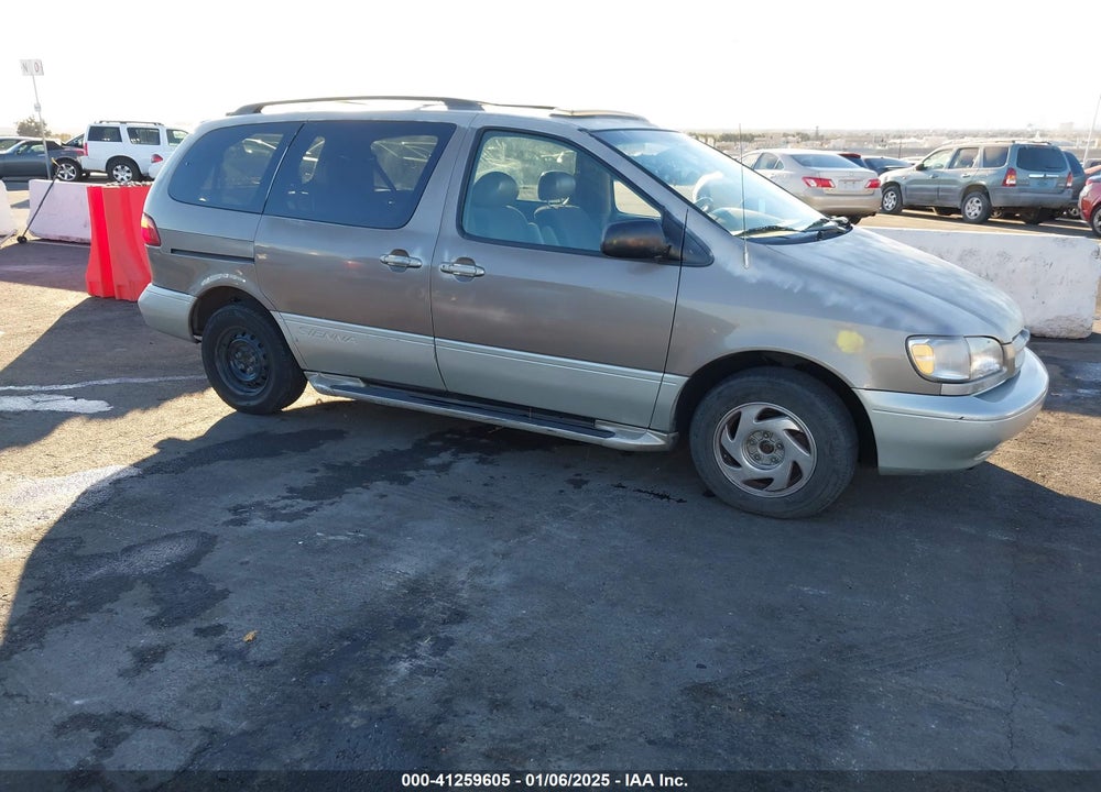 1998 TOYOTA SIENNA XLE VIN: 4T3ZF13C1WU051030