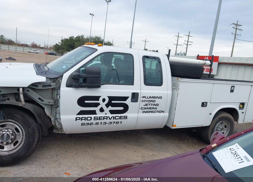 2015 FORD F-350 CHASSIS XL VIN: 1FD8X3E69FED71162