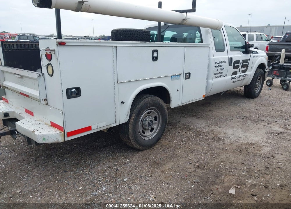2015 FORD F-350 CHASSIS XL VIN: 1FD8X3E69FED71162