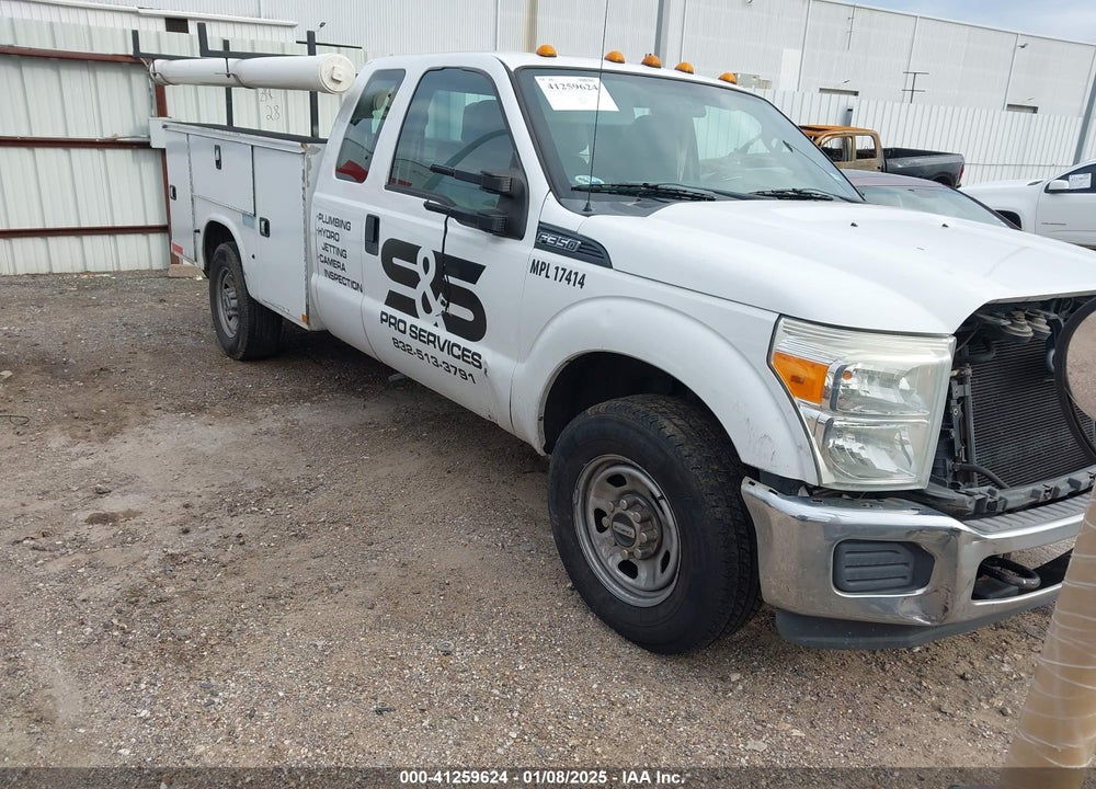 2015 FORD F-350 CHASSIS XL VIN: 1FD8X3E69FED71162