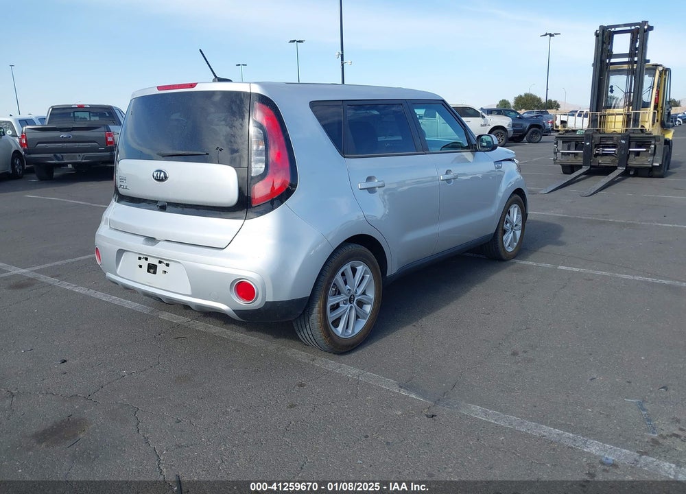 2018 KIA SOUL VIN: KNDJP3A58J7600365