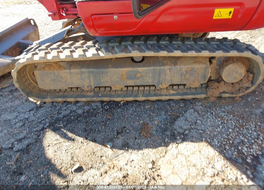 2017 TAKEUCHI TB240 EXCAVATOR VIN: 124002857