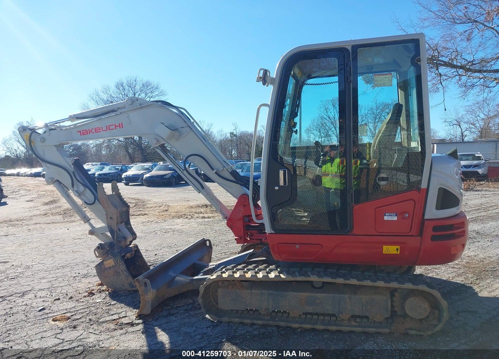 2017 TAKEUCHI TB240 EXCAVATOR VIN: 124002857
