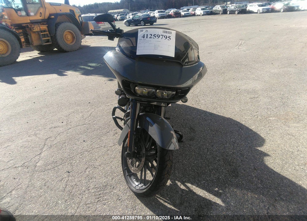 2018 HARLEY-DAVIDSON FLTRXSE CVO ROAD GLIDE VIN: 1HD1TCL13JB954358
