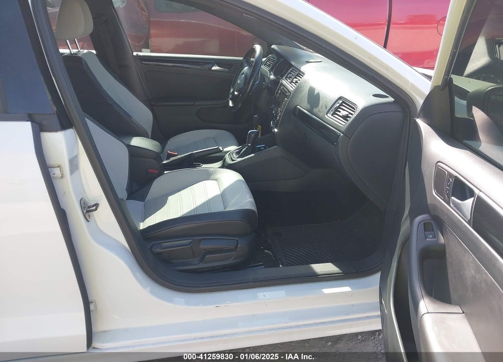 2015 VOLKSWAGEN JETTA 1.8T SPORT VIN: 3VWD17AJ4FM205094