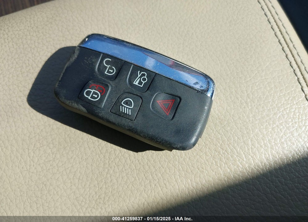 2013 JAGUAR XF VIN: SAJWA0ES3DPU03891