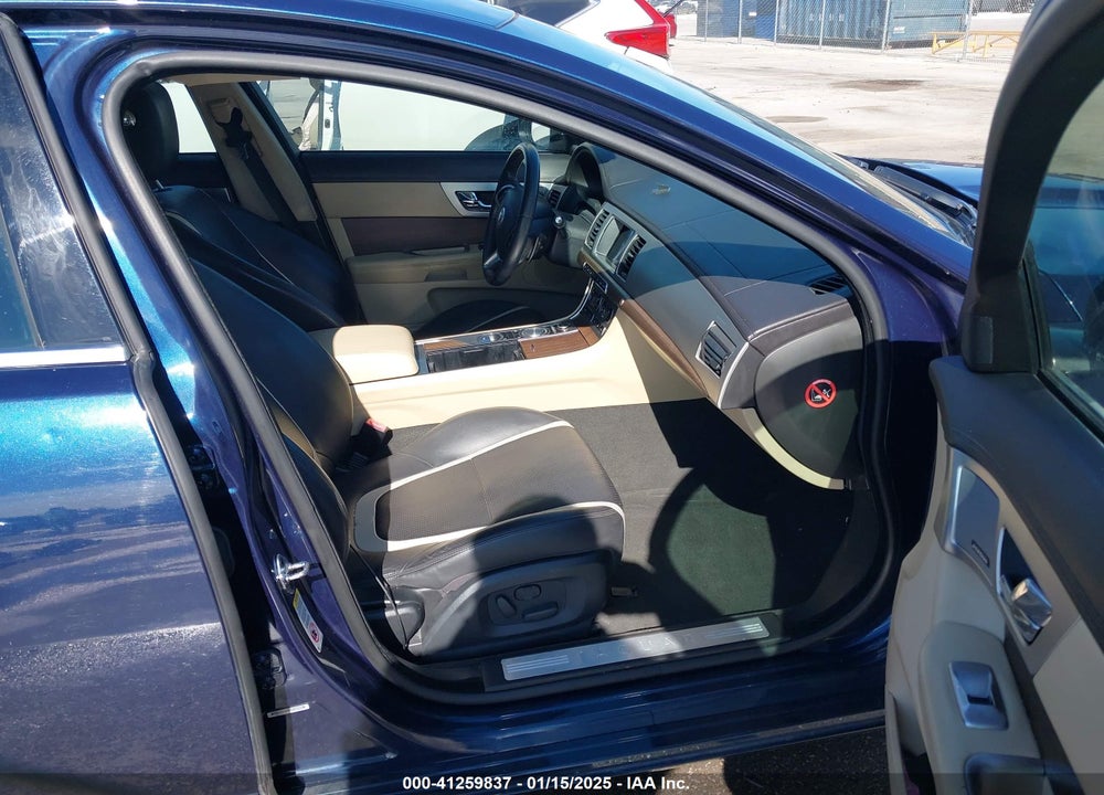 2013 JAGUAR XF VIN: SAJWA0ES3DPU03891