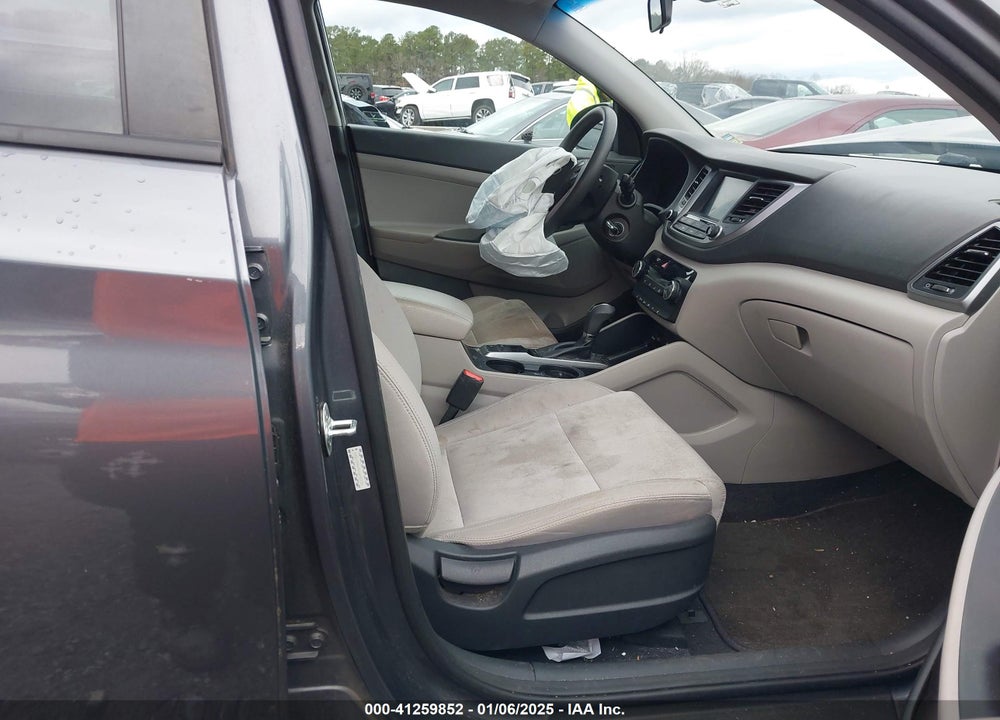 2018 HYUNDAI TUCSON SEL VIN: KM8J33A43JU690332