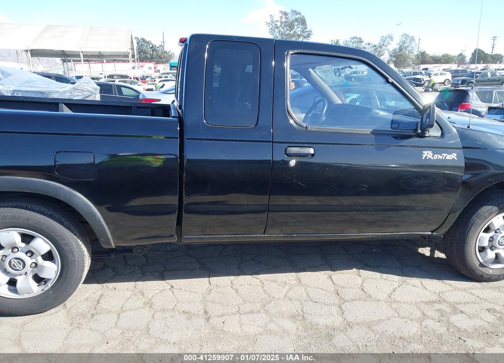 2000 NISSAN FRONTIER XE VIN: 1N6DD26S0YC317469