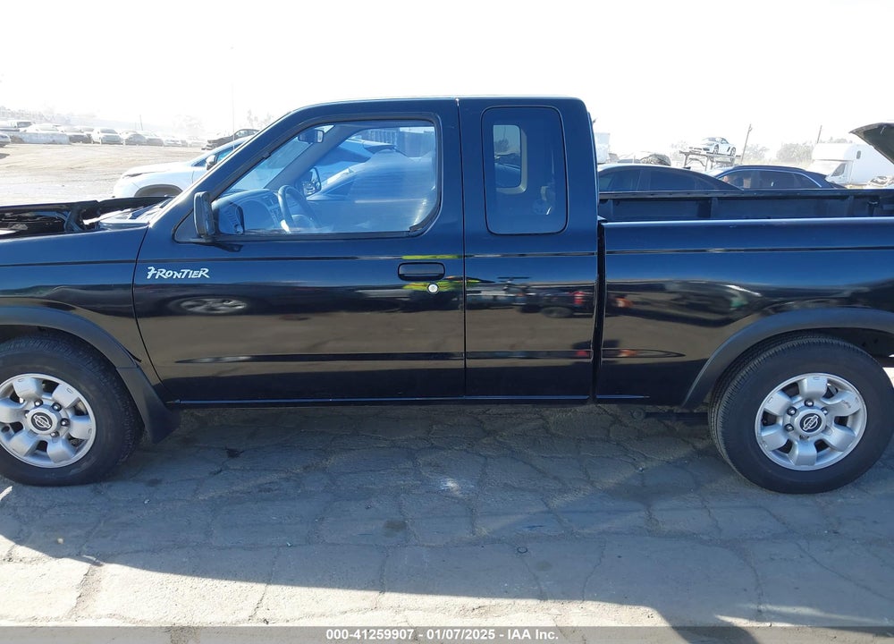 2000 NISSAN FRONTIER XE VIN: 1N6DD26S0YC317469