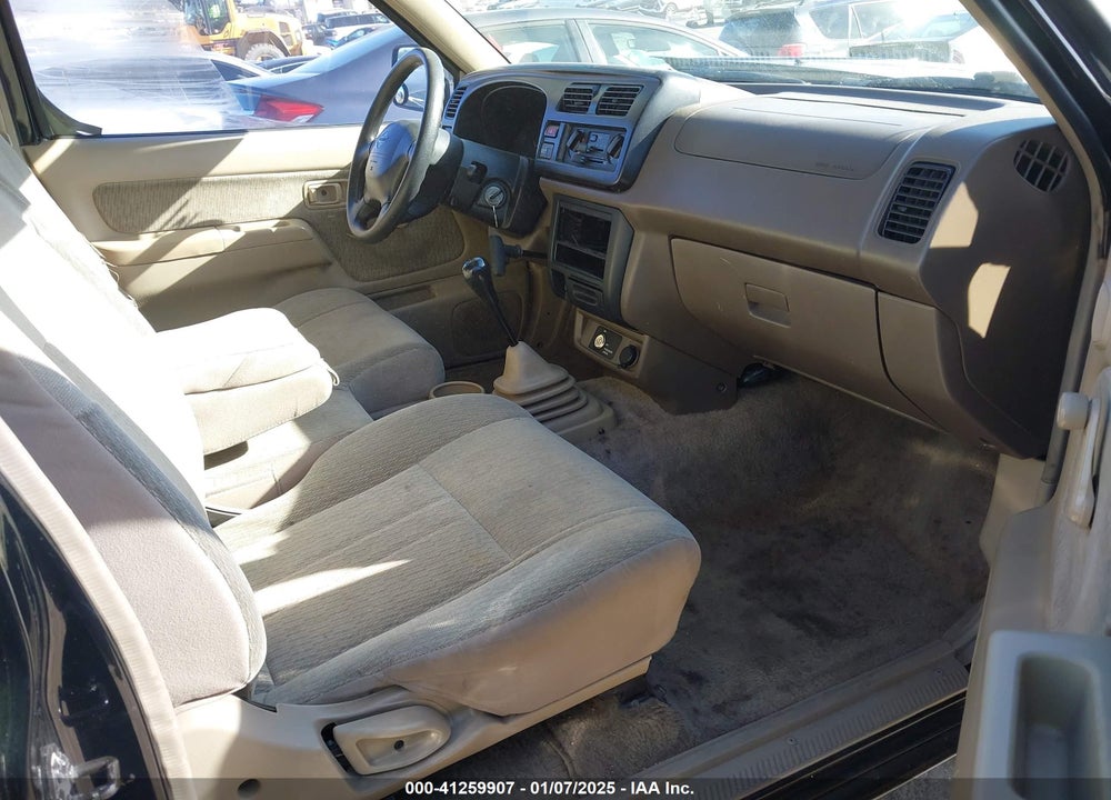 2000 NISSAN FRONTIER XE VIN: 1N6DD26S0YC317469