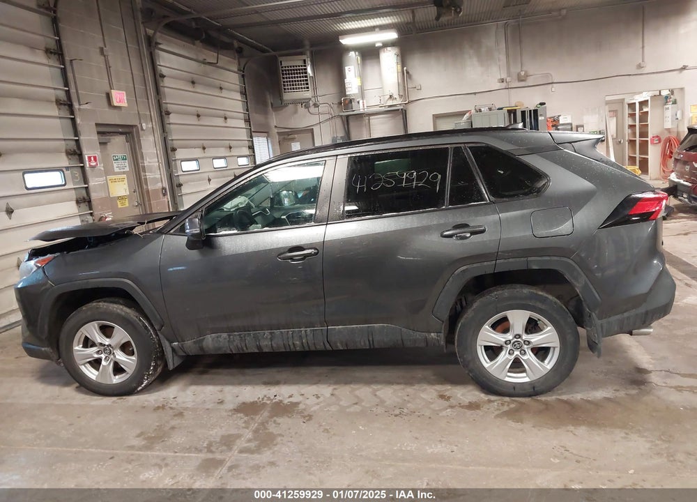 2021 TOYOTA RAV4 XLE VIN: 2T3P1RFV2MC164579