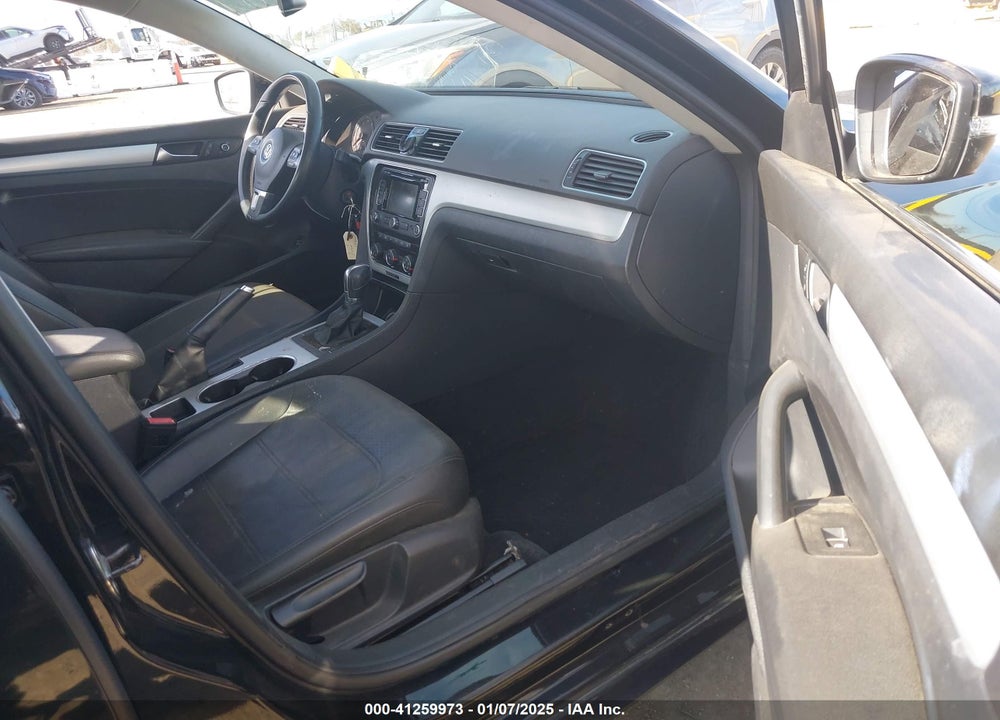 2013 VOLKSWAGEN PASSAT 2.5L SE VIN: 1VWBP7A31DC063695