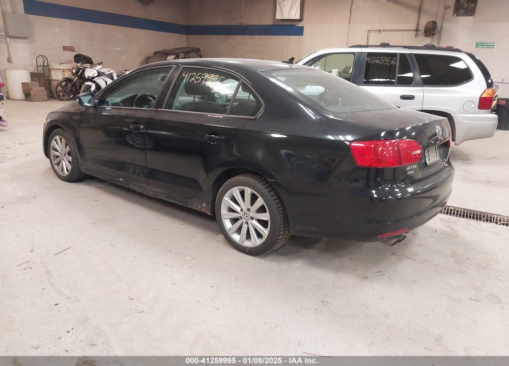 2011 VOLKSWAGEN JETTA 2.5L SE VIN: 3VWDZ7AJ3BM330011