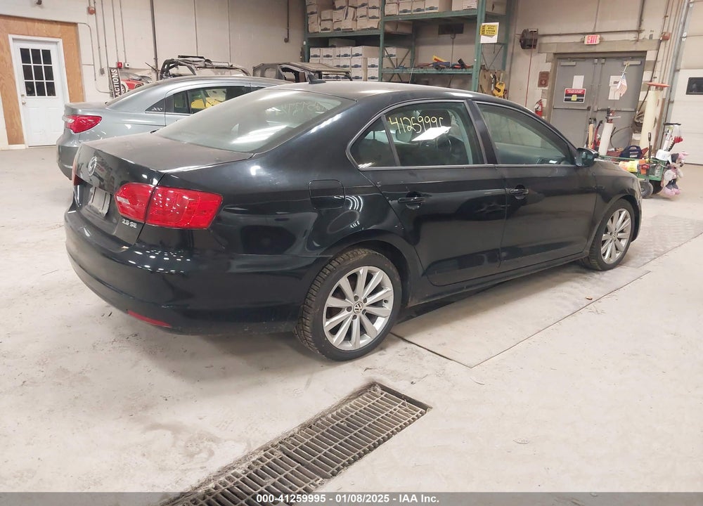 2011 VOLKSWAGEN JETTA 2.5L SE VIN: 3VWDZ7AJ3BM330011
