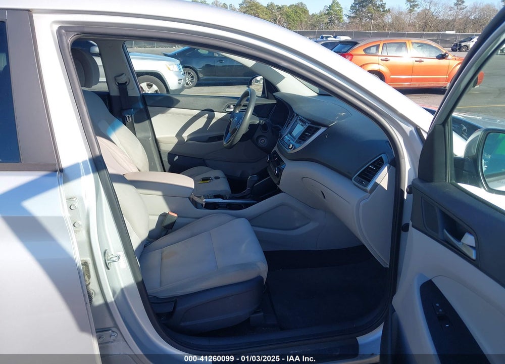 2016 HYUNDAI TUCSON SE VIN: KM8J23A48GU232345