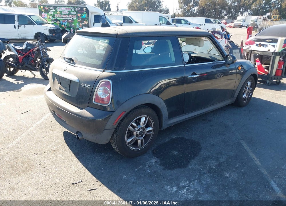2012 MINI COOPER VIN: WMWSU3C54CT543681
