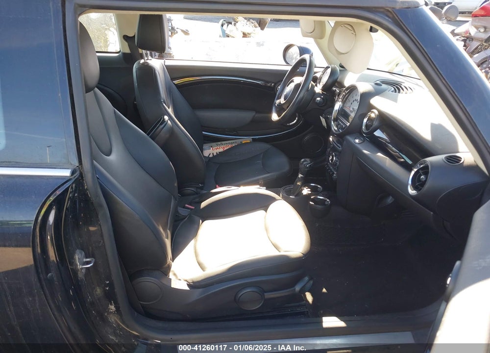 2012 MINI COOPER VIN: WMWSU3C54CT543681