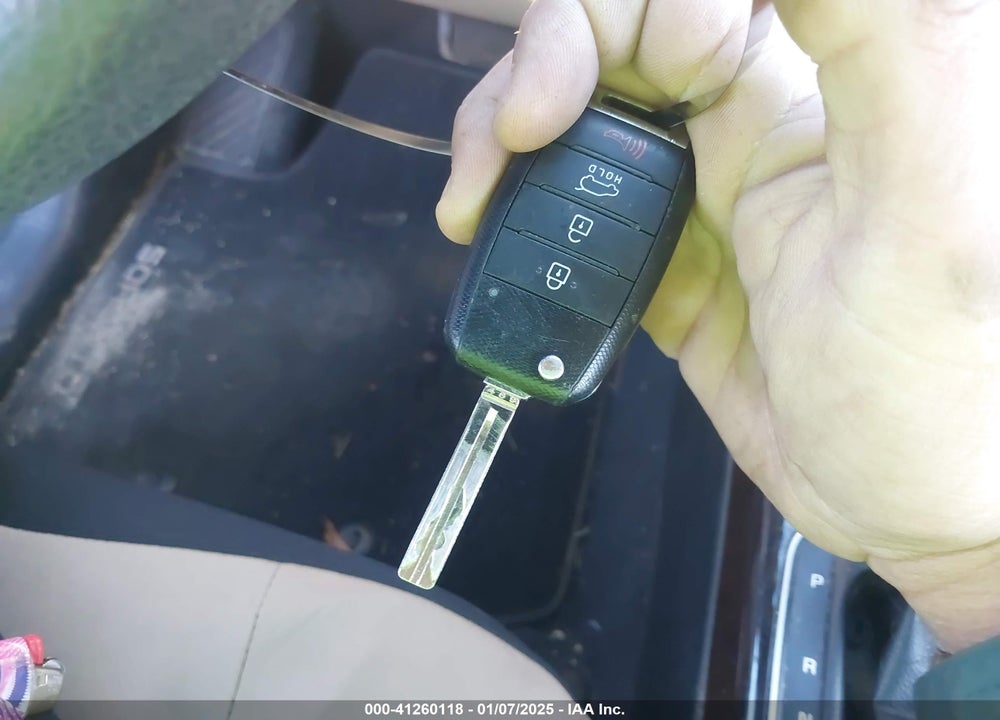 2014 KIA SORENTO LX VIN: 5XYKT3A63EG518254