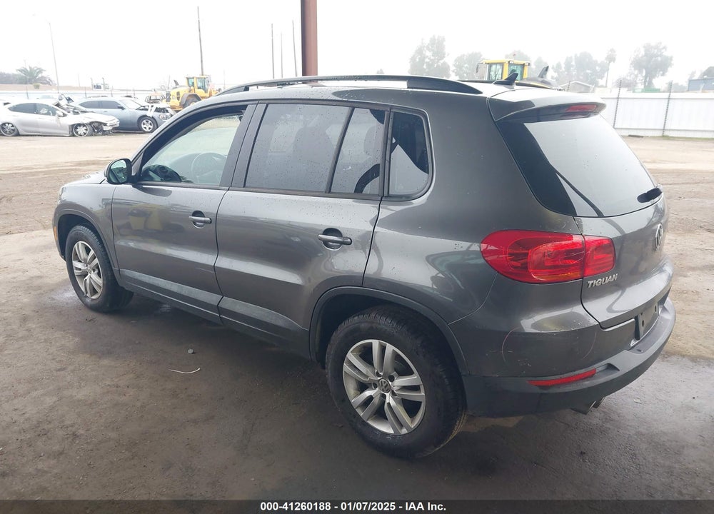 2015 VOLKSWAGEN TIGUAN S VIN: WVGAV7AX1FW610274