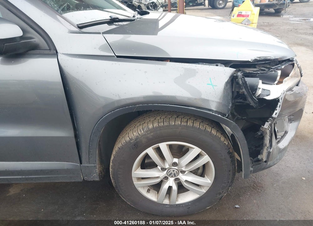2015 VOLKSWAGEN TIGUAN S VIN: WVGAV7AX1FW610274