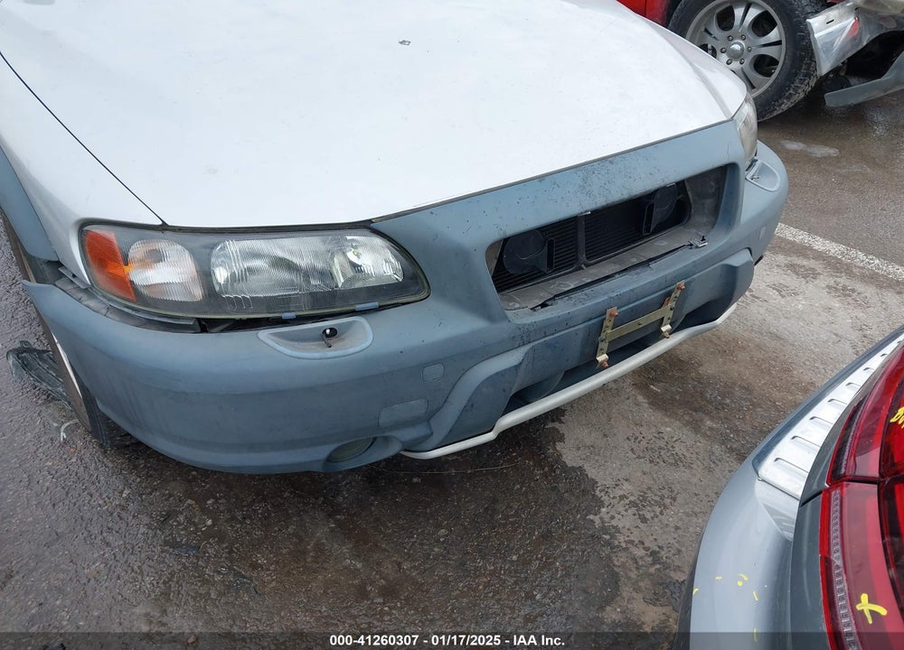2001 VOLVO V70 XC VIN: YV1SZ58D011044511