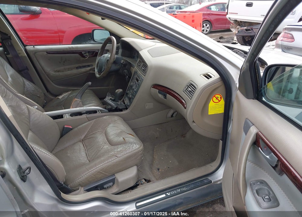 2001 VOLVO V70 XC VIN: YV1SZ58D011044511