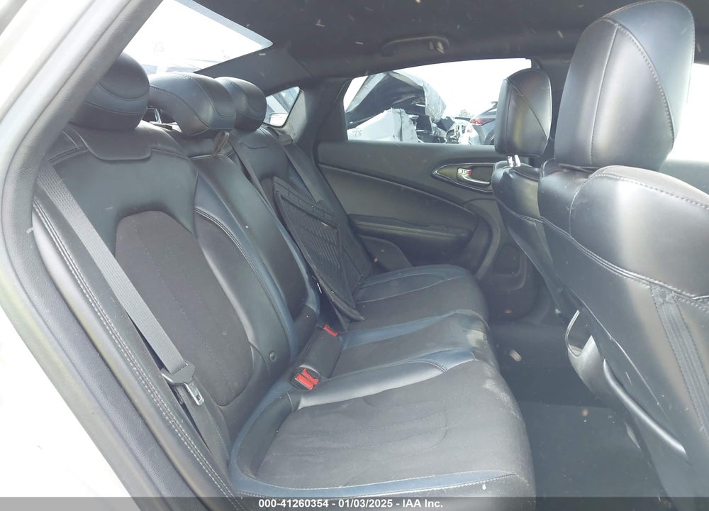 2015 CHRYSLER 200 S VIN: 1C3CCCBB7FN595983