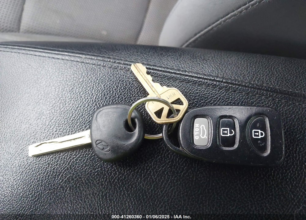 2014 HYUNDAI SONATA GLS VIN: 5NPEB4AC5EH945679