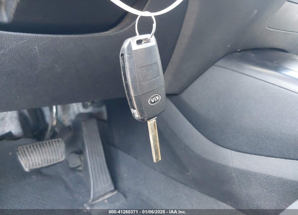 2019 KIA SORENTO 2.4L LX VIN: 5XYPG4A34KG554021
