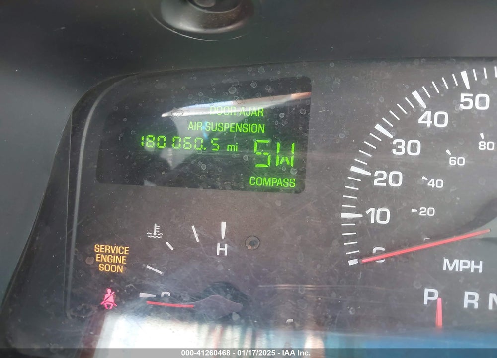 2000 LINCOLN TOWN CAR SIGNATURE VIN: 1LNHM82W2YY933866