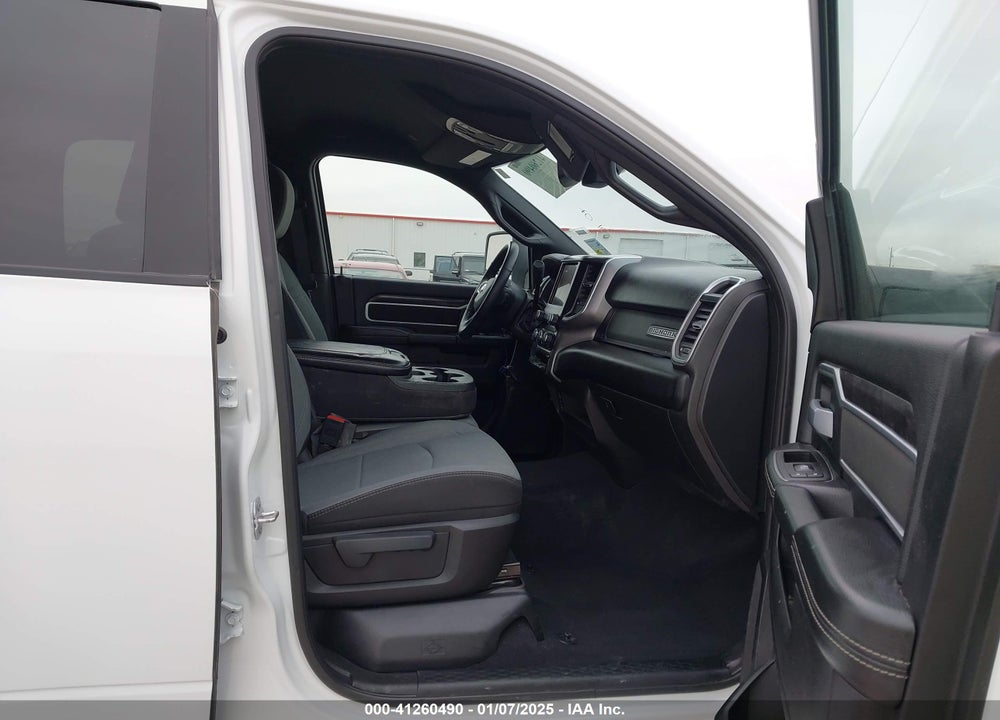 2024 RAM 2500 BIG HORN 4X4 8' BOX VIN: 3C6UR5JL0RG337507