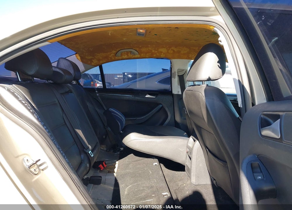 2014 VOLKSWAGEN JETTA VIN: 3VWD17AJ8EM250957