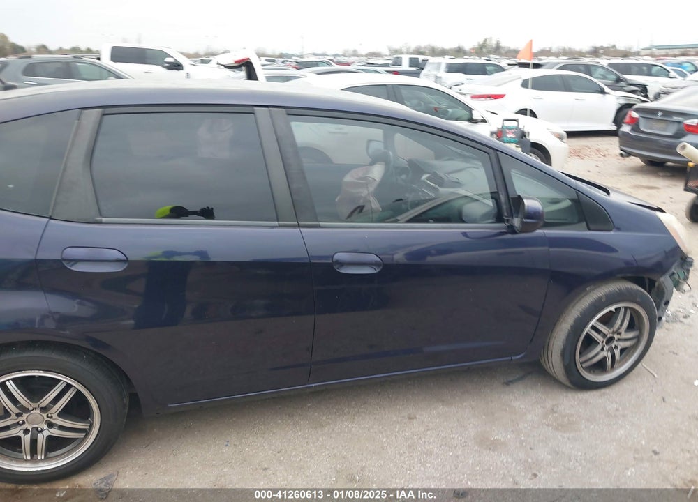 2010 HONDA FIT VIN: JHMGE8H40AC023556