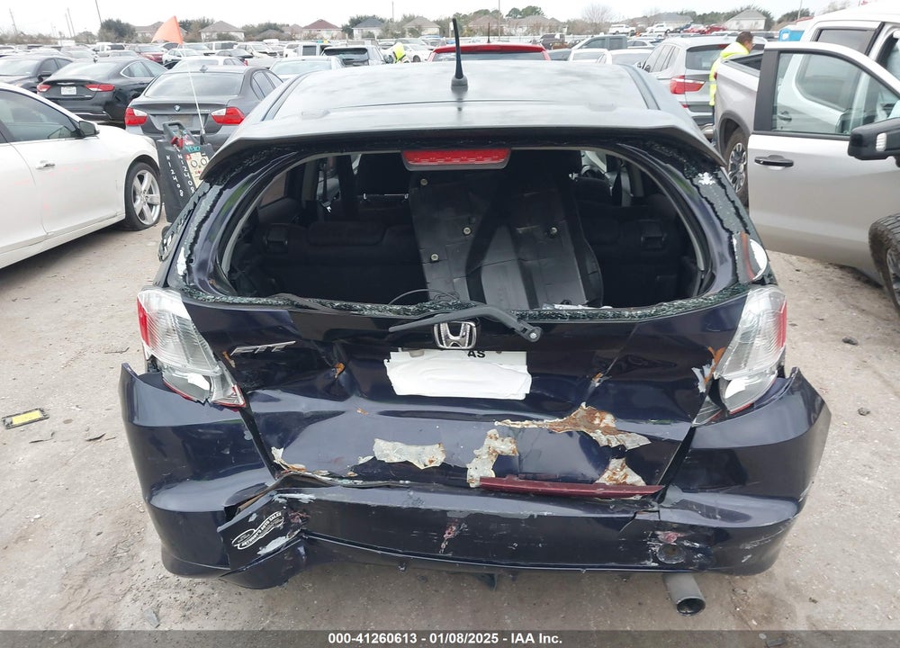 2010 HONDA FIT VIN: JHMGE8H40AC023556