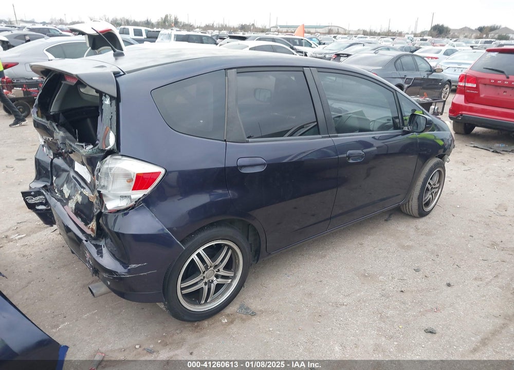 2010 HONDA FIT VIN: JHMGE8H40AC023556