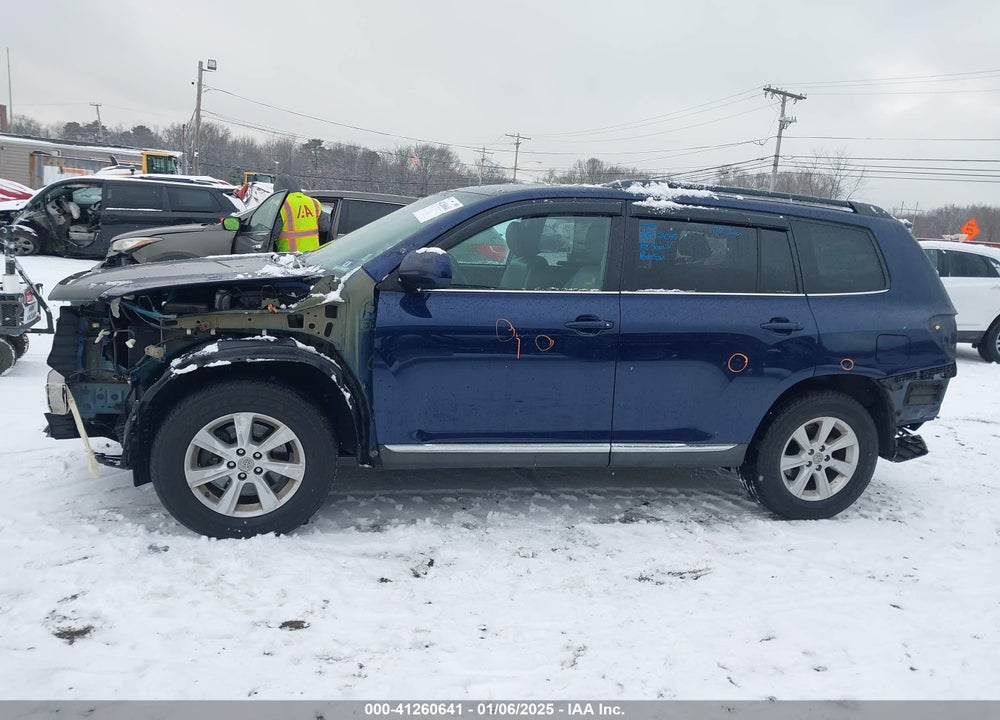 2011 TOYOTA HIGHLANDER SE V6 VIN: 5TDBK3EH5BS073612