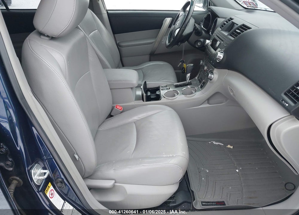 2011 TOYOTA HIGHLANDER SE V6 VIN: 5TDBK3EH5BS073612