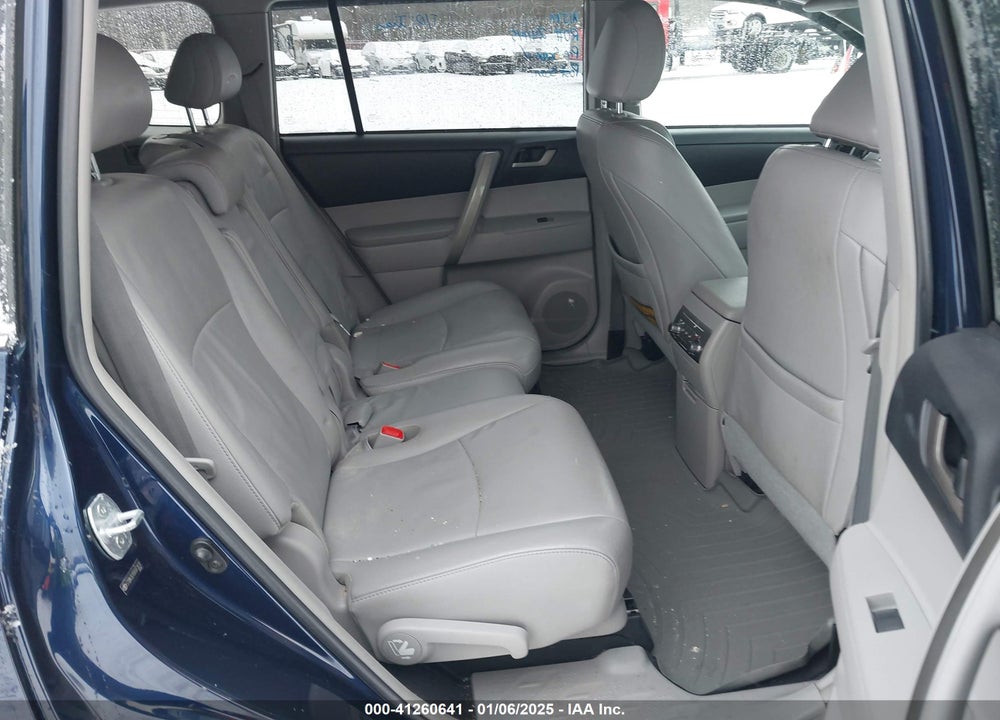 2011 TOYOTA HIGHLANDER SE V6 VIN: 5TDBK3EH5BS073612