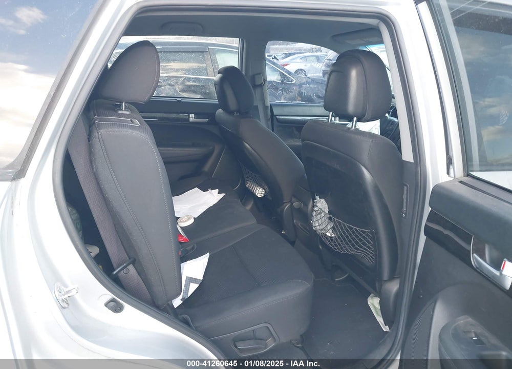 2014 KIA SORENTO LX VIN: 5XYKTDA62EG463866