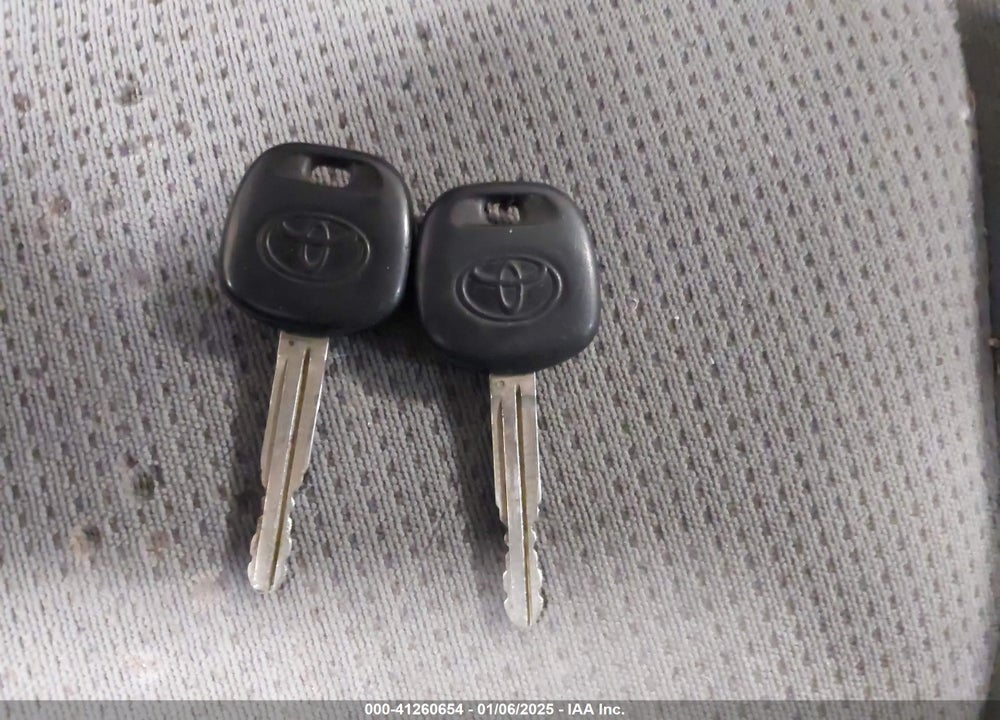 2005 TOYOTA SIENNA LE VIN: 5TDZA23C25S247238