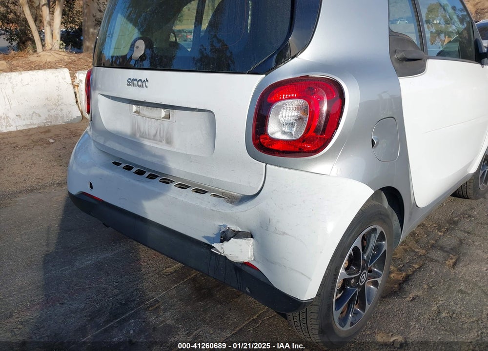 2016 SMART FORTWO VIN: WMEFJ5DA9GK058521