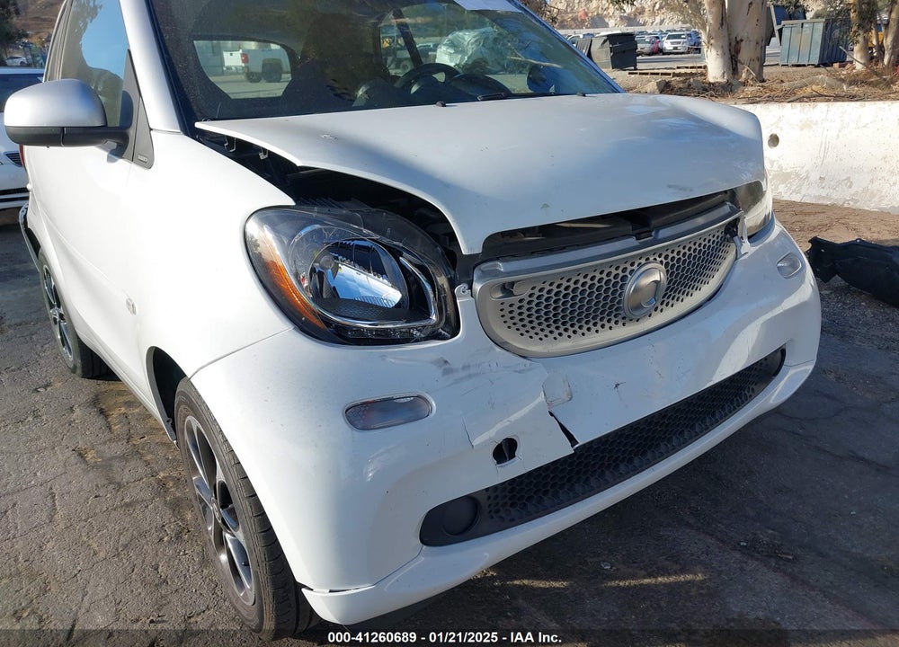2016 SMART FORTWO VIN: WMEFJ5DA9GK058521