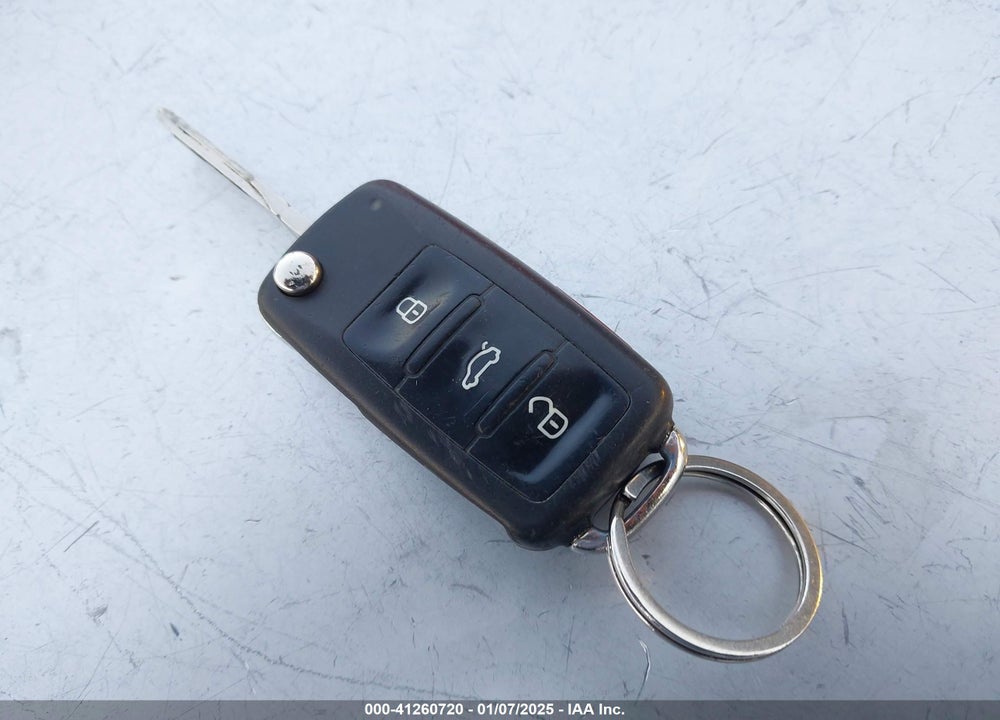 2015 VOLKSWAGEN JETTA 2.0L S VIN: 3VW2K7AJ1FM333409
