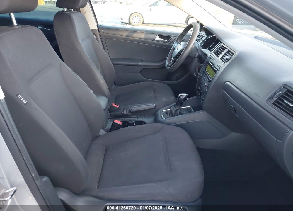 2015 VOLKSWAGEN JETTA 2.0L S VIN: 3VW2K7AJ1FM333409