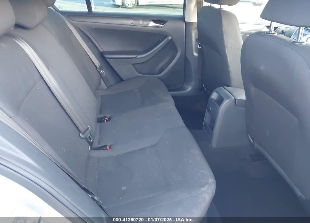 2015 VOLKSWAGEN JETTA 2.0L S VIN: 3VW2K7AJ1FM333409