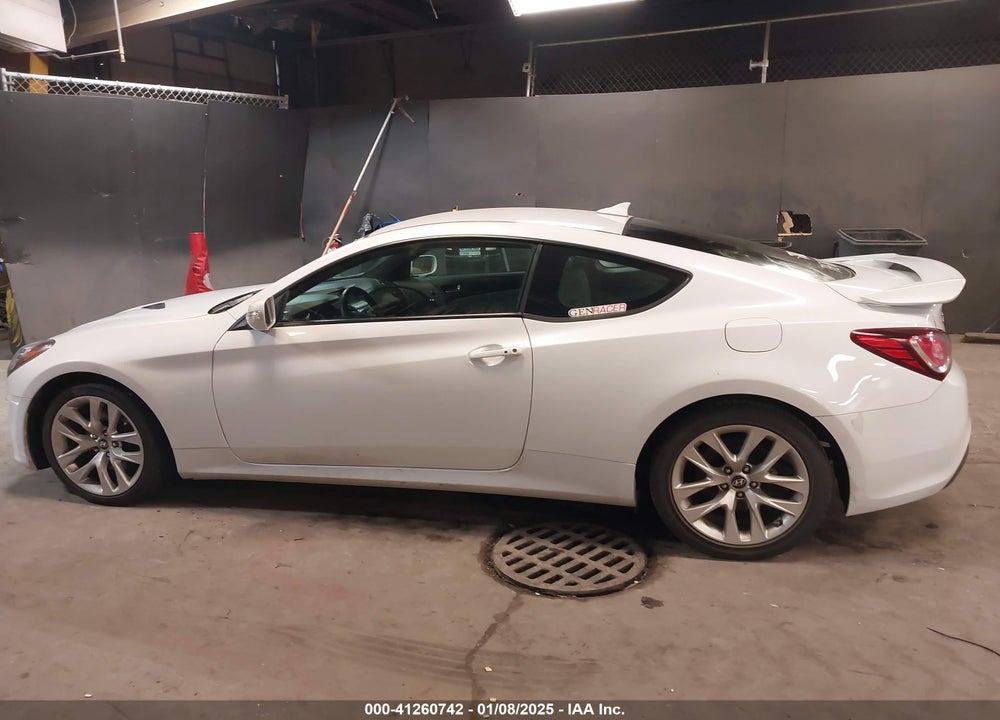 2016 HYUNDAI GENESIS VIN: KMHHT6KJXGU132006