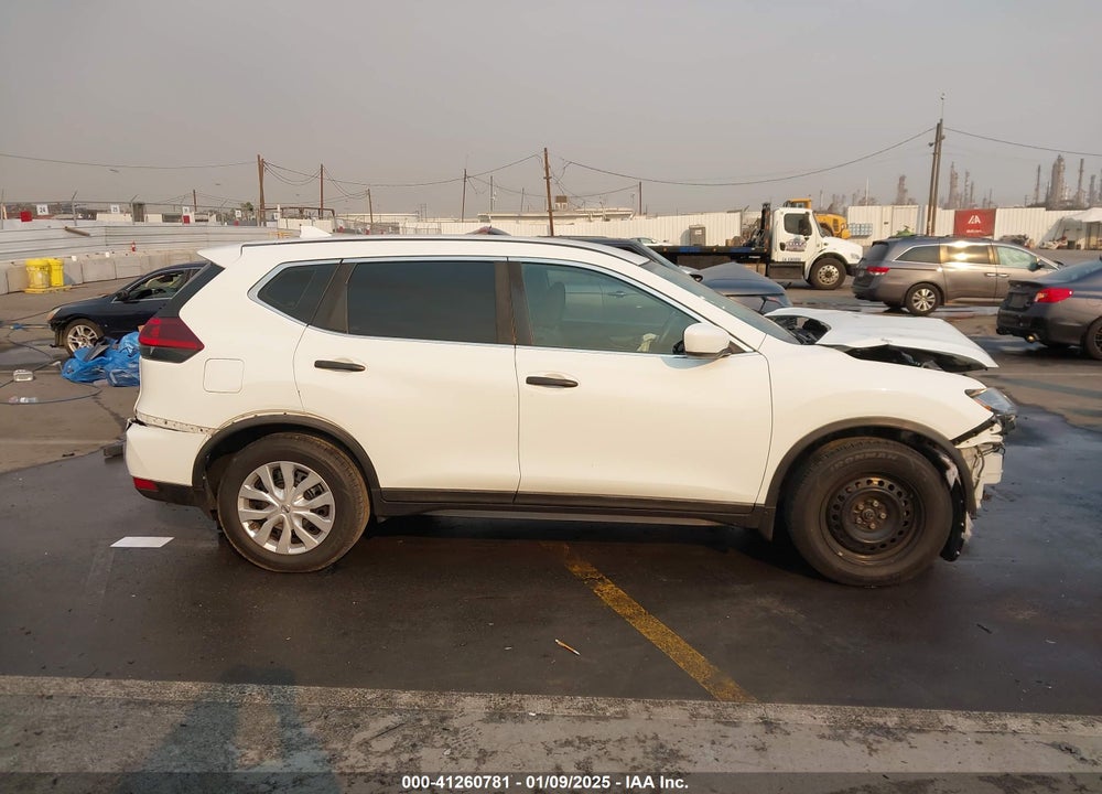 2018 NISSAN ROGUE S VIN: KNMAT2MT6JP557726