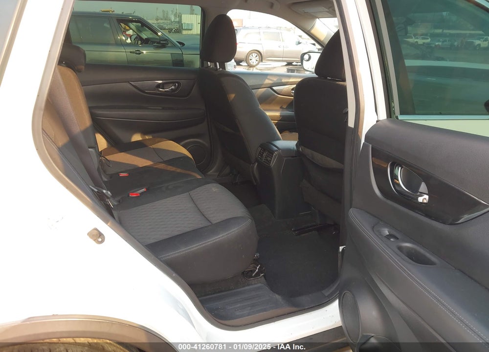 2018 NISSAN ROGUE S VIN: KNMAT2MT6JP557726